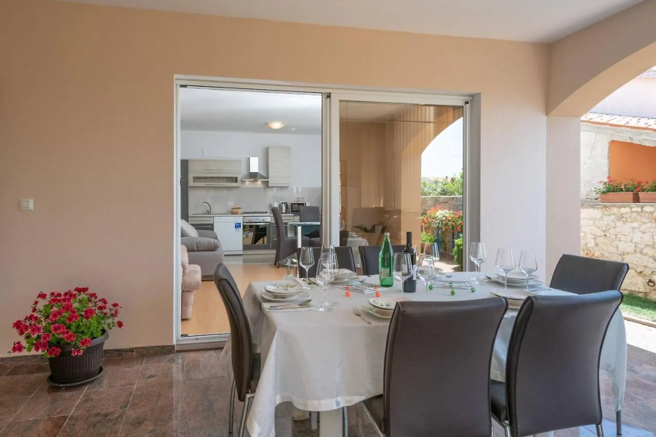Holiday House Andrea Marčana Dom wakacyjny